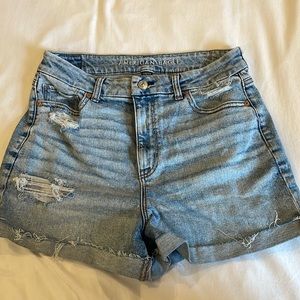 American Eagle Light Wash, Distressed, Curvy Mom Short